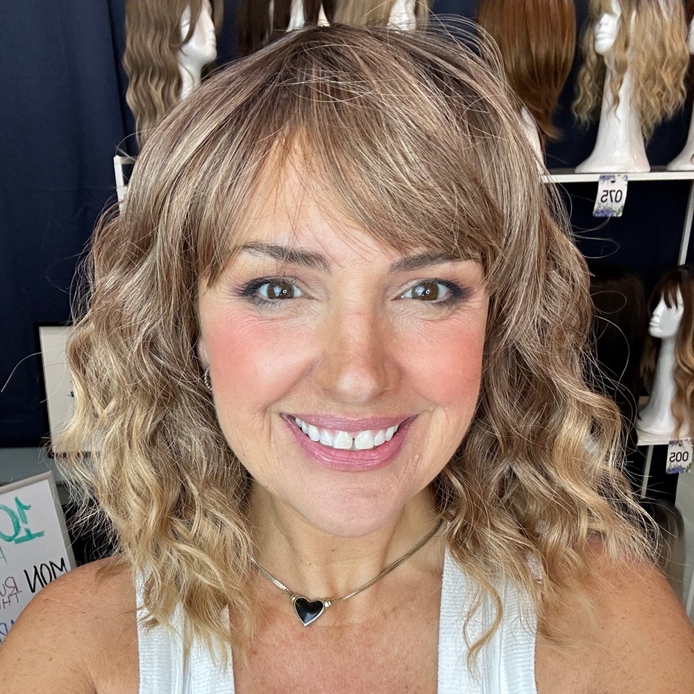 160 Balayage Rooted Light Brown to Blonde Short Beach Wavy Bob bangs 10-12” Wig - Picture 3 of 3